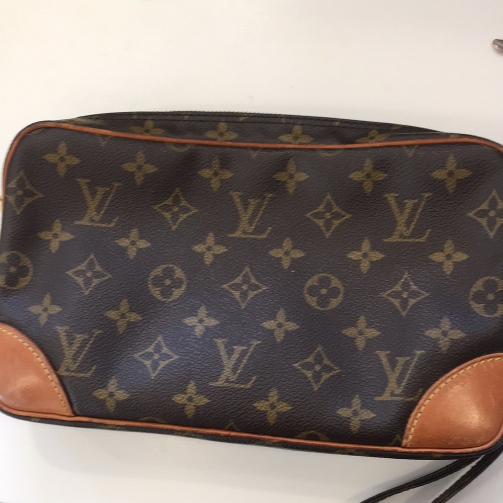 Louis Vuitton Clutch